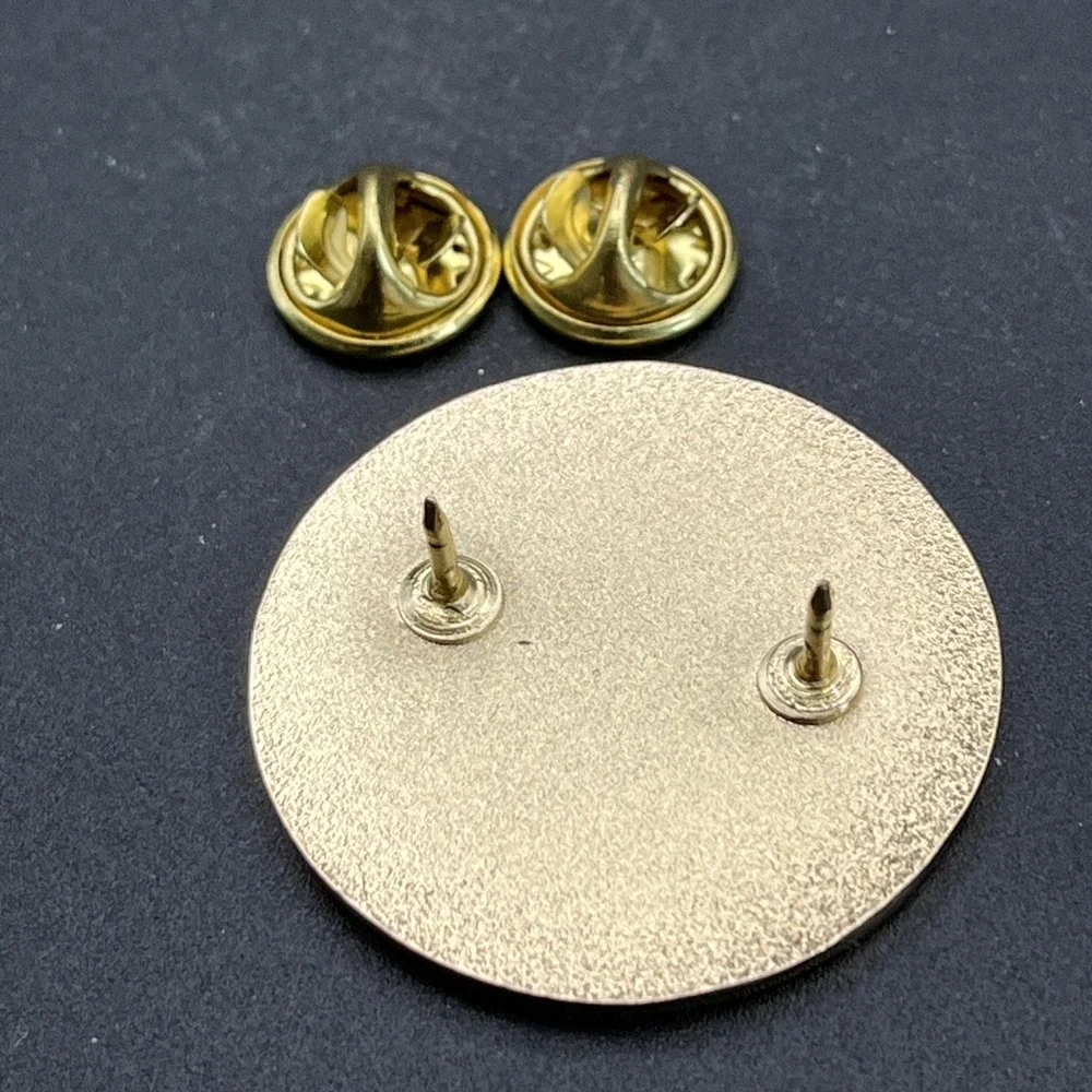 Rock Legends Cruise II‎ Gold Tone Lapel Hat Pin